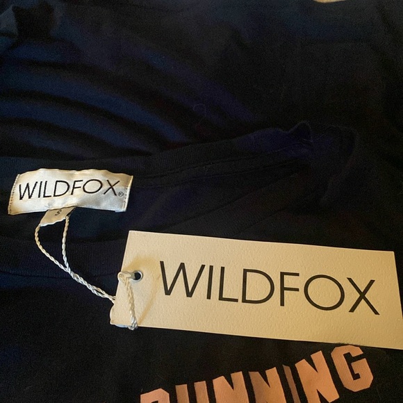 NWT WildFox fabulous cropped long sleeve top with great writing in front - Picture 6 of 10